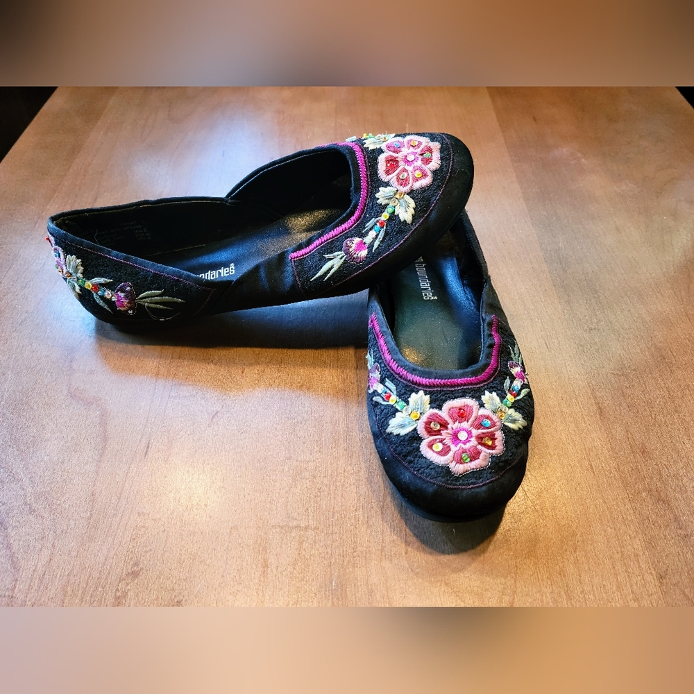 Sz 8 No Boundaries Embroidered Beaded Floral Black Ballet Flats